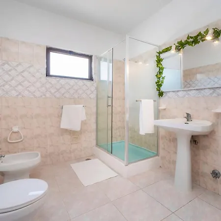 فيلة 4 Quartos, Piscina, Ac, Jardim, Prestige For